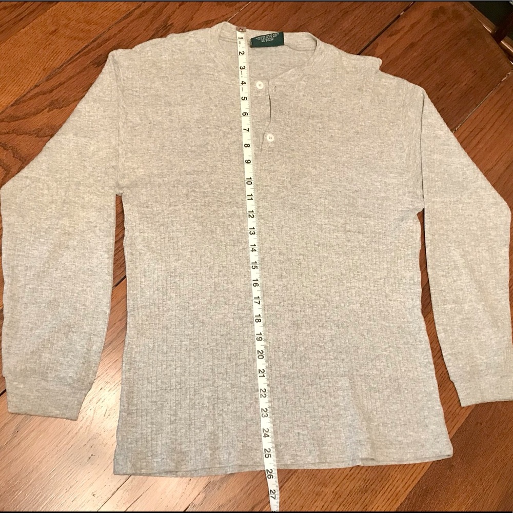 - American Eagle Gray Knit Long Sleeve Shirt